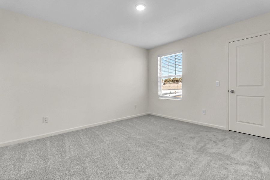 Spacious, unfurnished interior of a new home in Watson Hill, Summerville (Image 12).