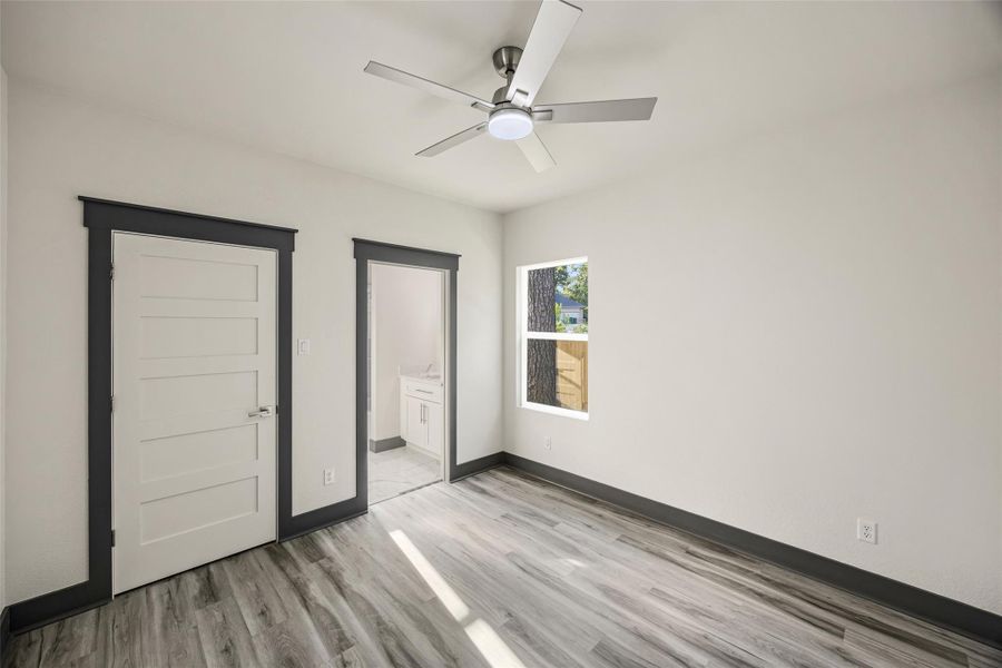 Spacious, unfurnished interior of a new home in , Conroe (Image 18).