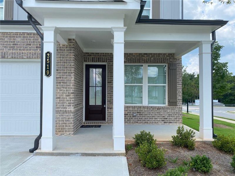 Exterior details and patio area of a home in , Lilburn (Image 4).