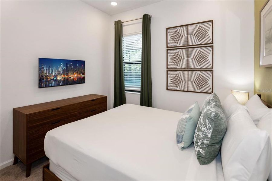 Furnished interior view inside a new home in , Orlando (Image 22).