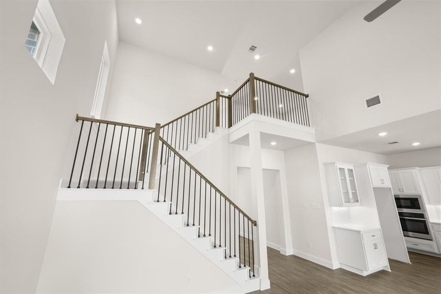 633 Bunchberry- Living Room-2