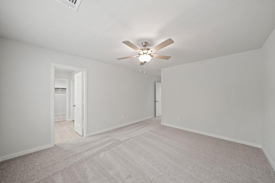 Spacious, unfurnished interior of a new home in Lakes at Black Oak, Magnolia (Image 14).