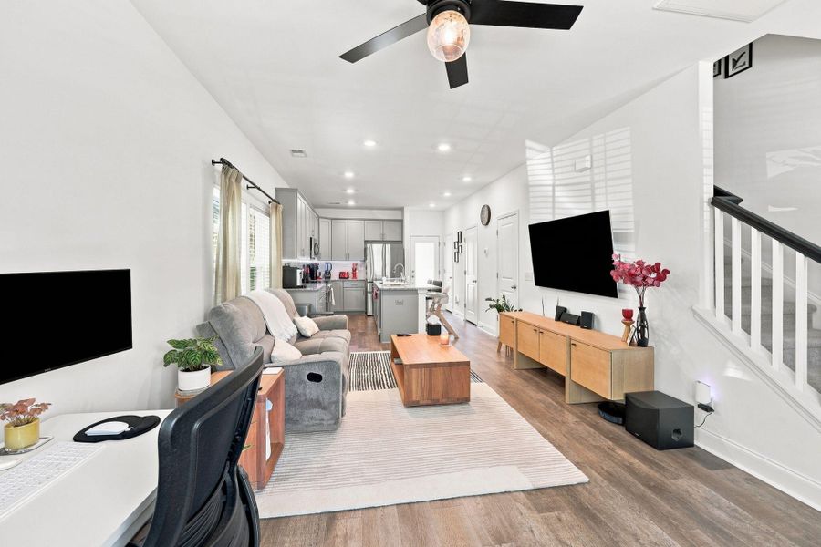 Furnished interior view inside a new home in , Wando (Image 10).
