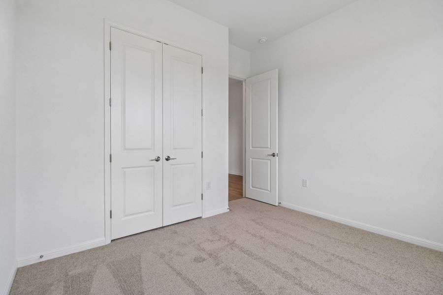 Spacious, unfurnished interior of a new home in Silverleaf, Cedar Creek (Image 30).