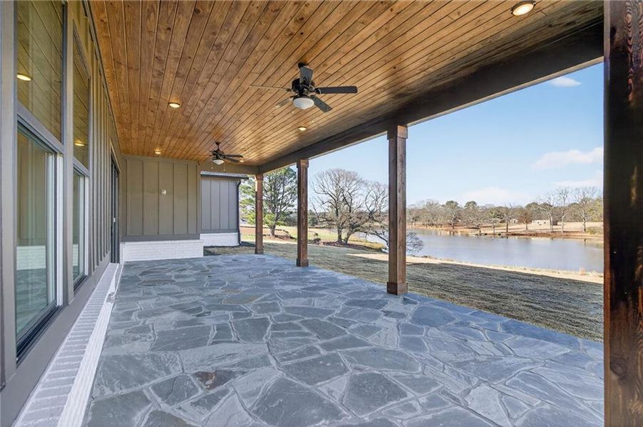 Exterior details and patio area of a home in , Dallas (Image 4).