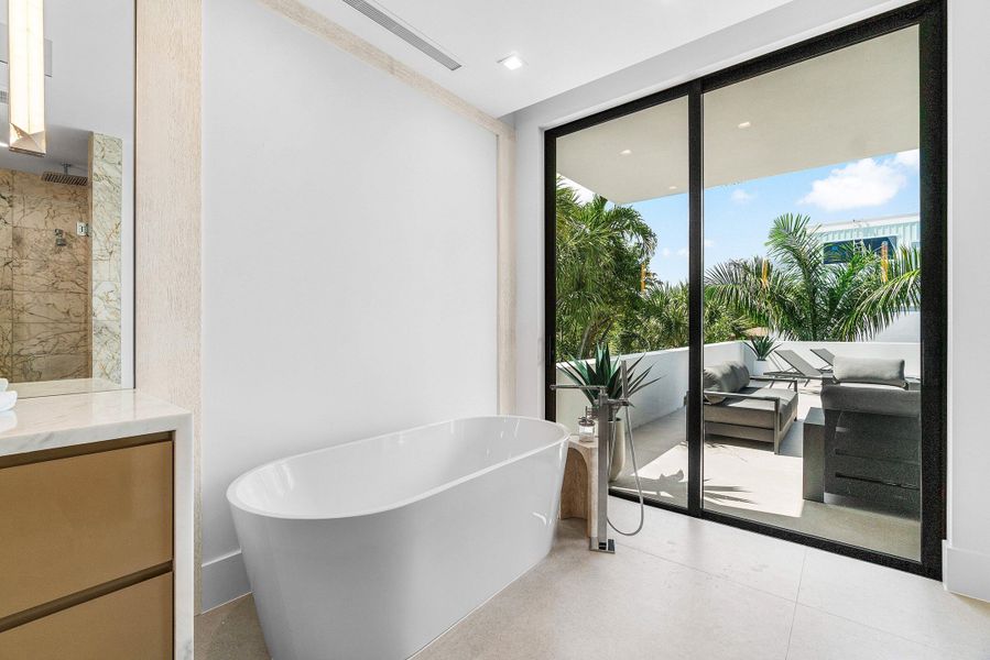 056-810PalmTrail-DelrayBeach-FL-33483-SM