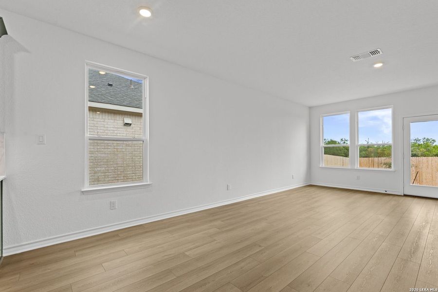 Spacious, unfurnished interior of a new home in Nopal Valley, San Antonio (Image 18). Spacious, unfurnished interior of a new home in Nopal Valley, San Antonio (Image 18).