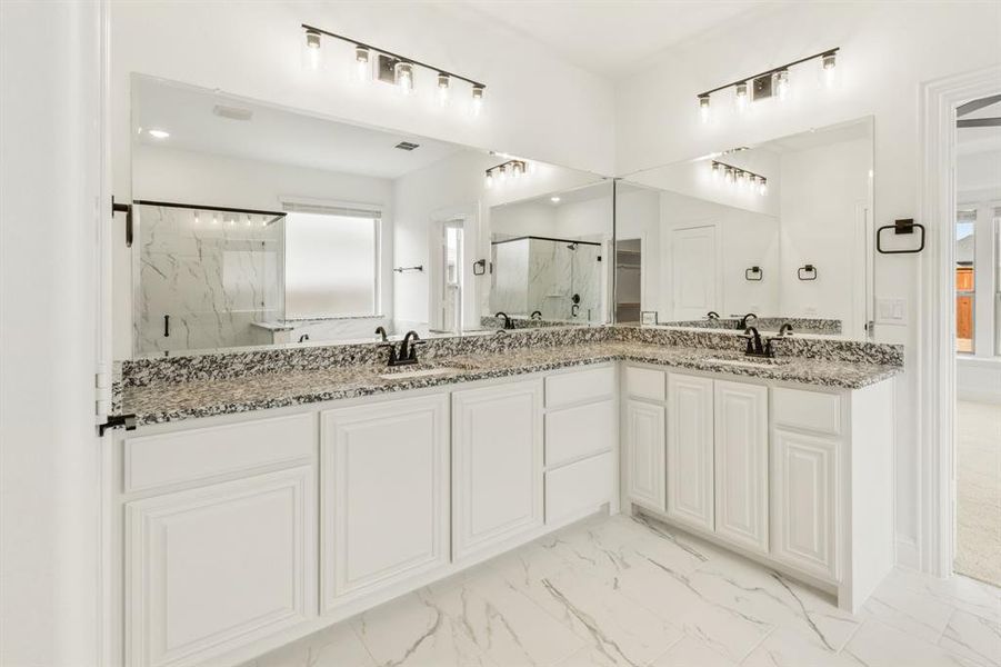 Furnished interior view inside a new home in Terracina, Rockwall (Image 12). Furnished interior view inside a new home in Terracina, Rockwall (Image 12).