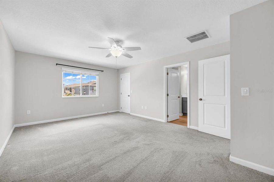 Spacious, unfurnished interior of a new home in , Orlando (Image 19).