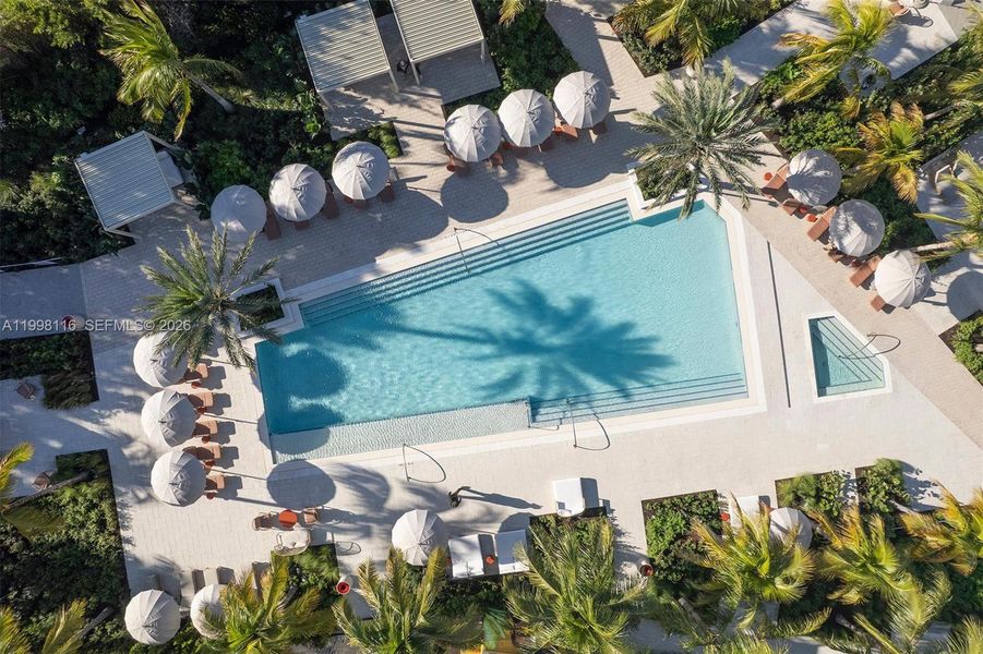 Community amenities in , Hallandale Beach (Image 52).