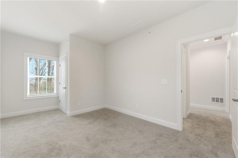 Spacious, unfurnished interior of a new home in , Marietta (Image 34).