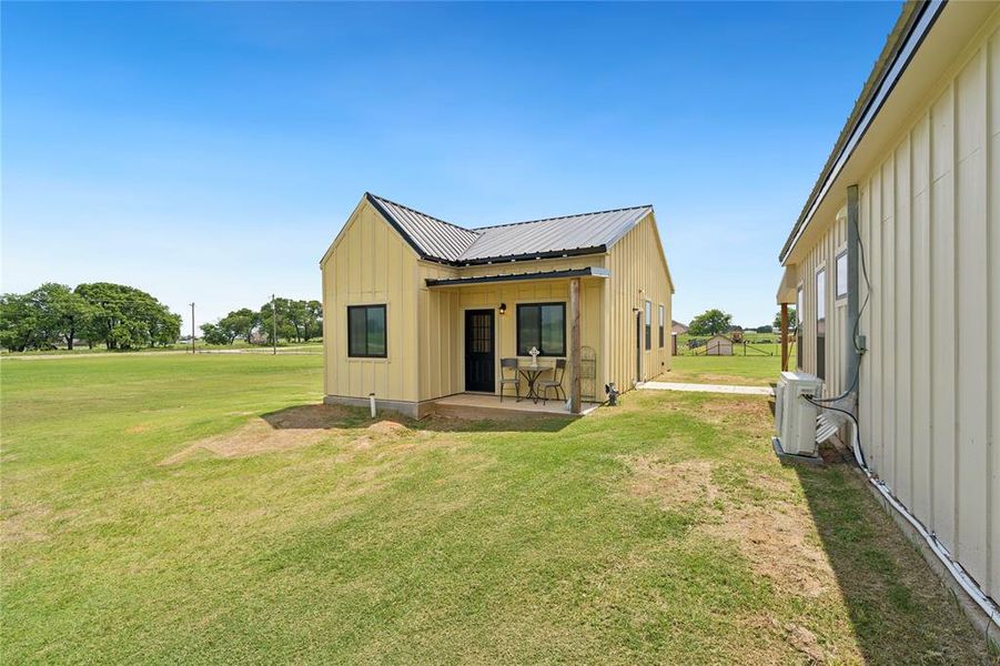 Exterior details and patio area of a home in , Tolar (Image 18).