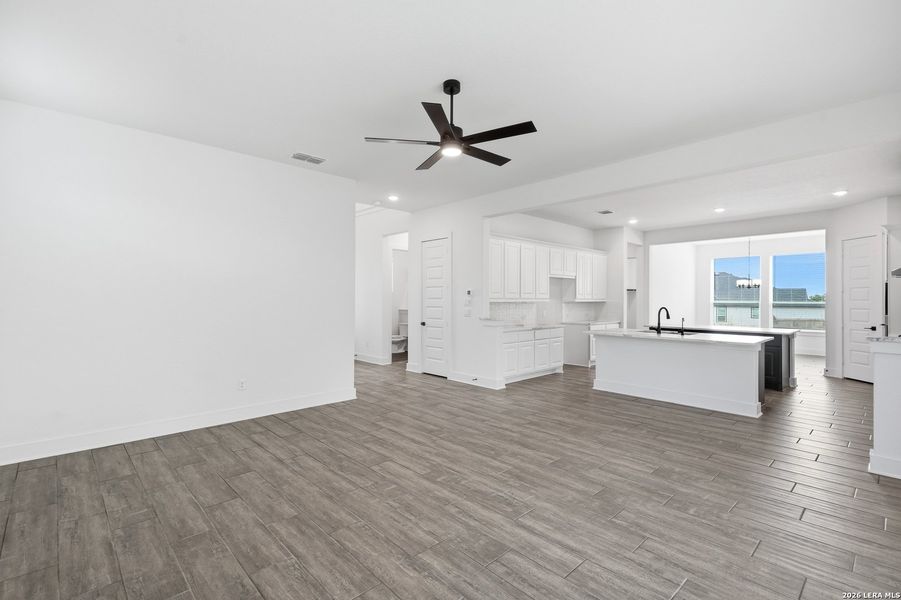Spacious, unfurnished interior of a new home in The Reserve at Potranco Oaks, Castroville (Image 47).