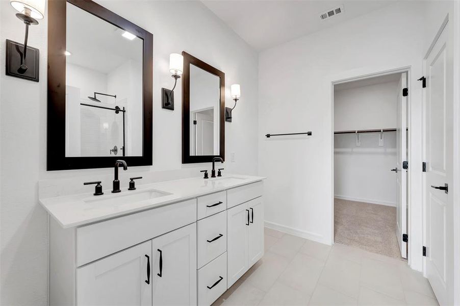 Furnished interior view inside a new home in Rolling Ridge, Van Alstyne (Image 10).