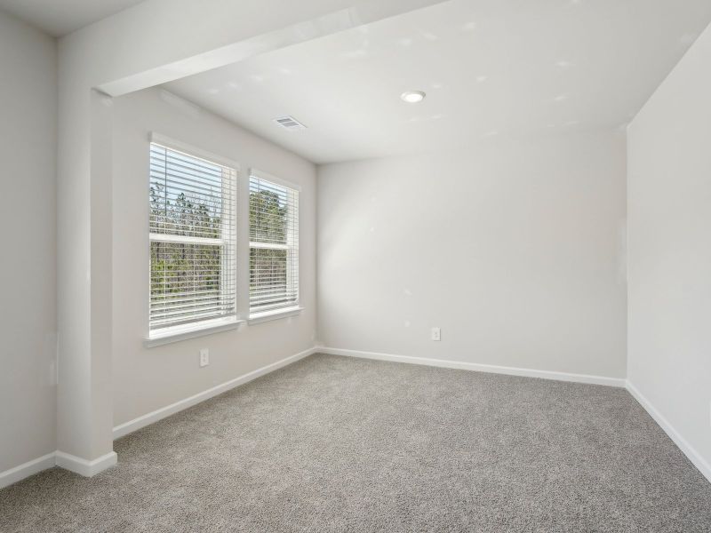 Spacious, unfurnished interior of a new home in Manning Mill, Adairsville (Image 28).