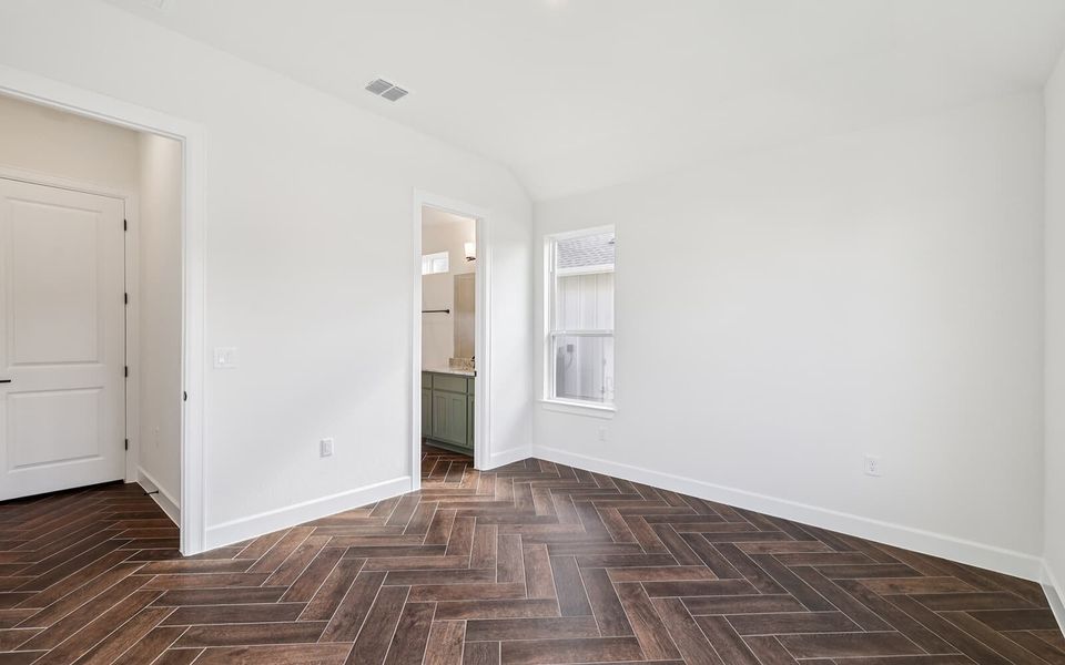Spacious, unfurnished interior of a new home in Traditional at Kissing Tree, San Marcos (Image 14).