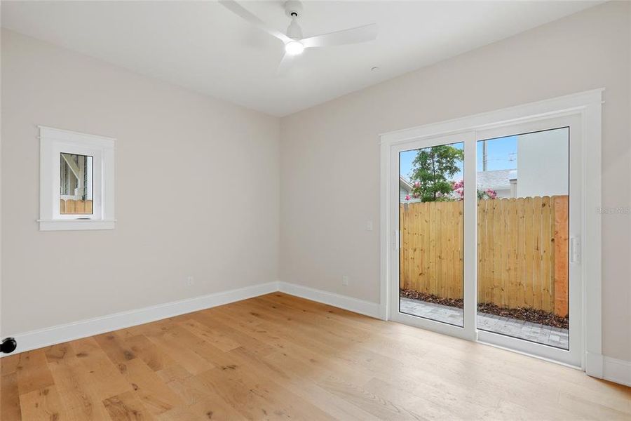 Spacious, unfurnished interior of a new home in , St. Petersburg (Image 37).