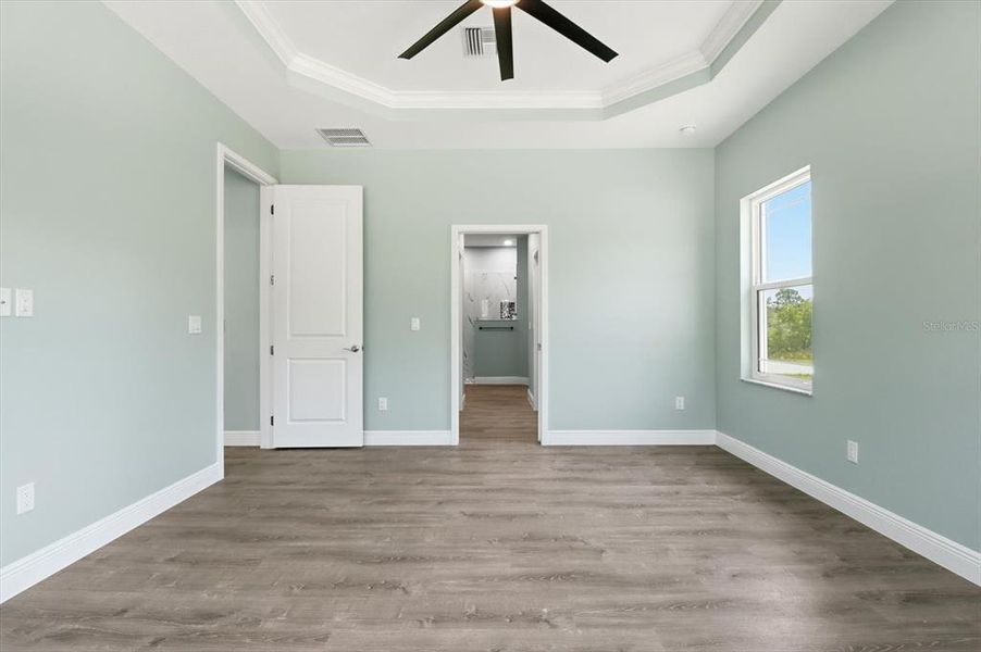 Spacious, unfurnished interior of a new home in , Beverly Hills (Image 35).