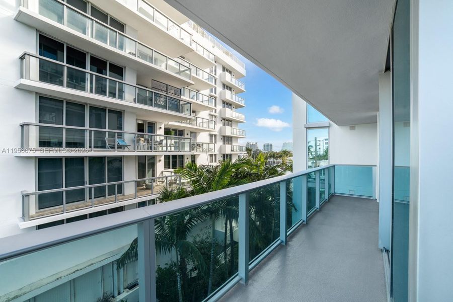 Condo located in Bay Harbor Islands, FL showcasing its design and architecture (Image 3).