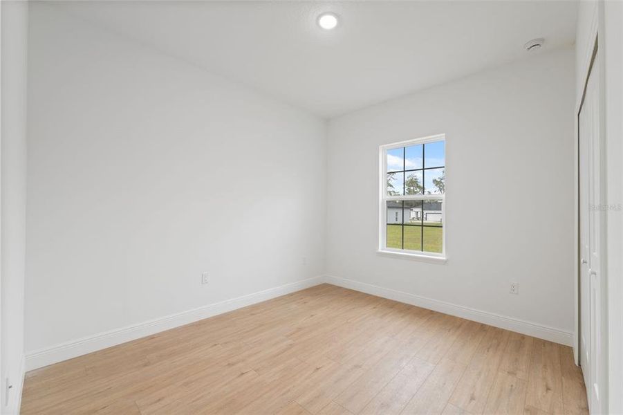Spacious, unfurnished interior of a new home in , Ocala (Image 27).