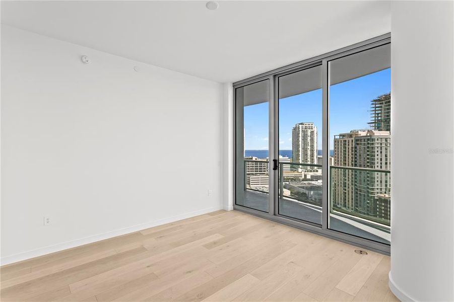 Spacious, unfurnished interior of a new home in , St. Petersburg (Image 33). Spacious, unfurnished interior of a new home in , St. Petersburg (Image 33).