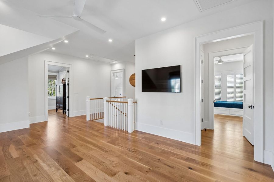 Spacious, unfurnished interior of a new home in , Folly Beach (Image 103).