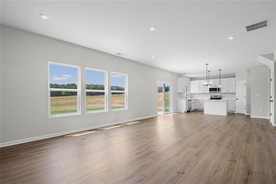 Spacious, unfurnished interior of a new home in Three Rivers, Rome (Image 35).