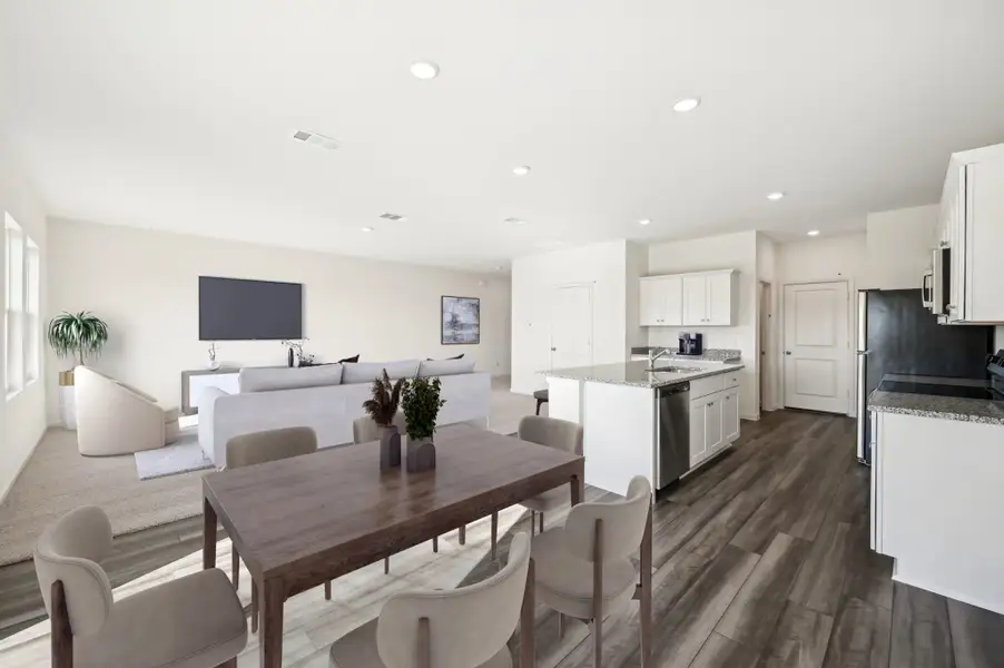 Representative furnished interior of a home built from the Discovery by Starlight Homes in Chapel Run, Montgomery (Image 7).