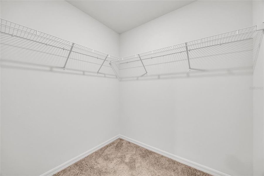 Spacious, unfurnished interior of a new home in Gum Lake Preserve, Lake Alfred (Image 17).