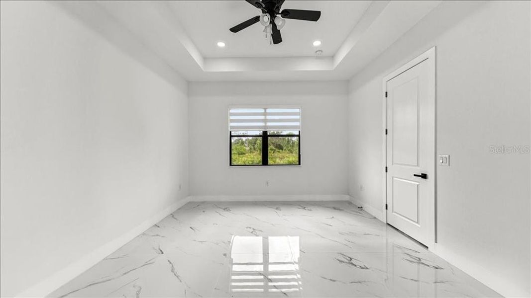 Spacious, unfurnished interior of a new home in , Lehigh Acres (Image 45).