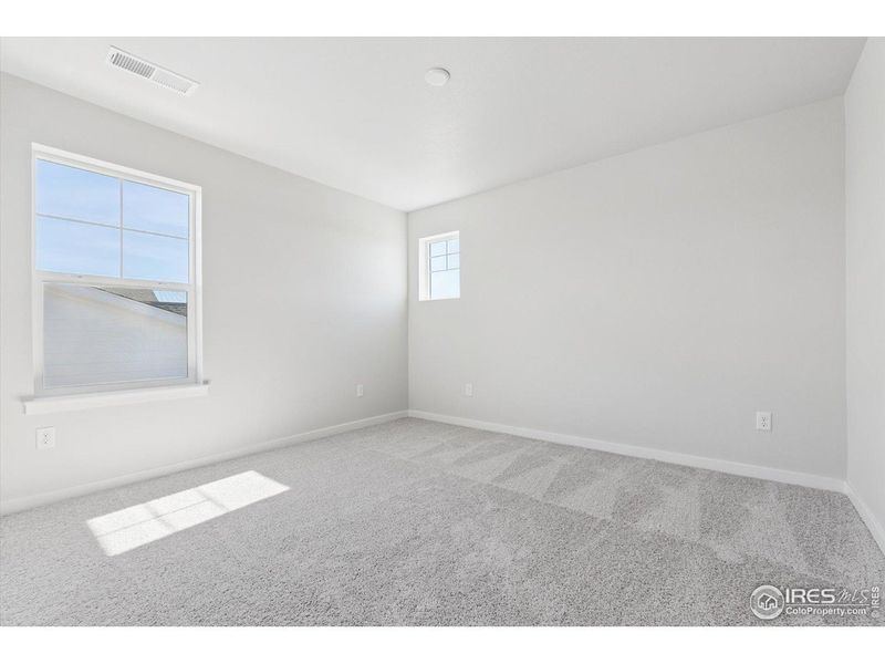 Spacious, unfurnished interior of a new home in Prairie Song, Windsor (Image 27).