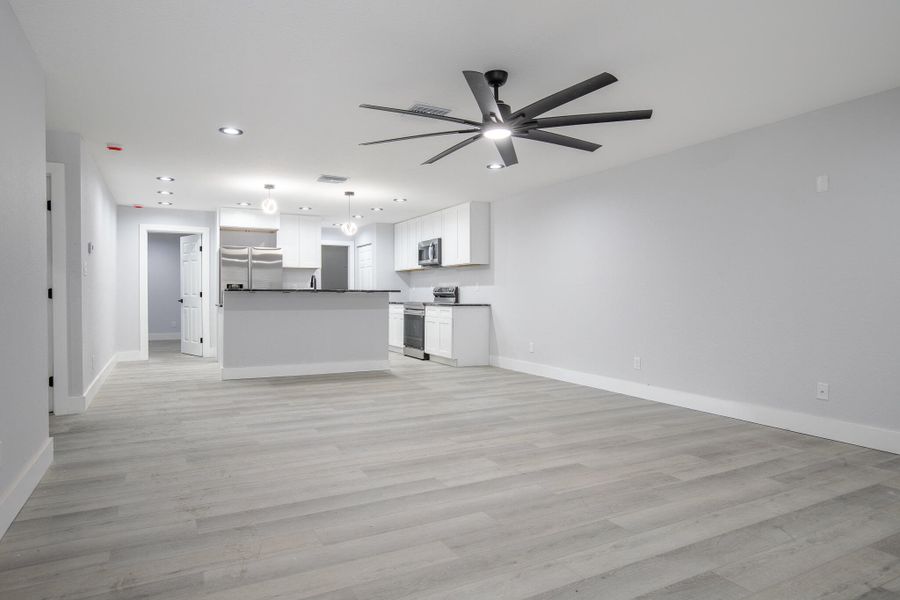 332 W Ventura-06