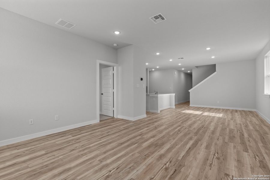 Spacious, unfurnished interior of a new home in Hiddenbrooke, Seguin (Image 21). Spacious, unfurnished interior of a new home in Hiddenbrooke, Seguin (Image 21).