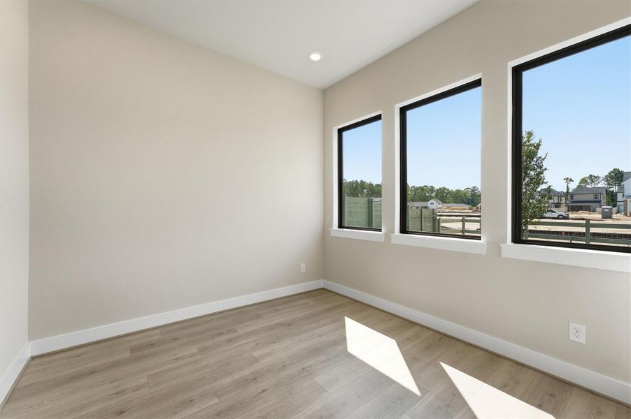 Spacious, unfurnished interior of a new home in Two Step Farm, Montgomery (Image 14).