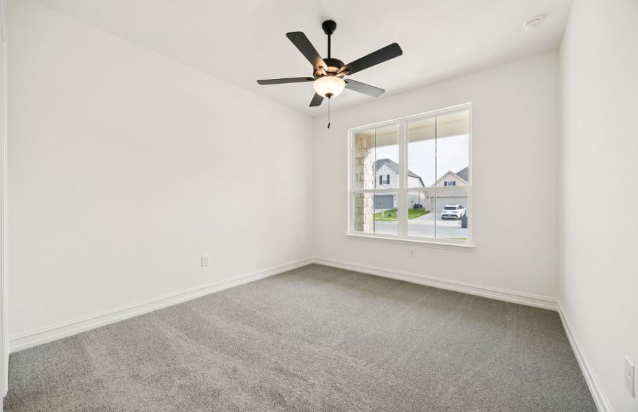 Representative unfurnished interior of a home built from the Ferris by Pulte Homes in Highland Lakes, McKinney (Image 16).