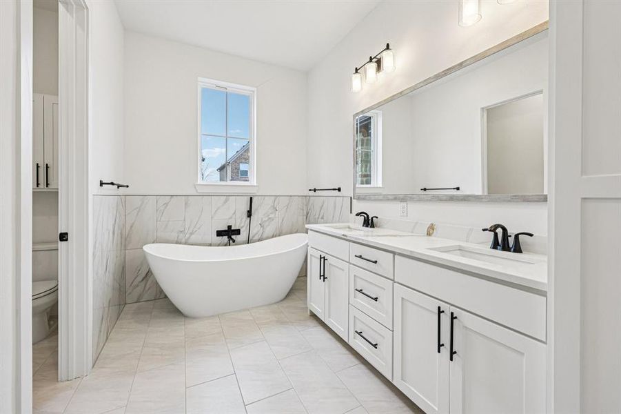 Furnished interior view inside a new home in , Rowlett (Image 16).