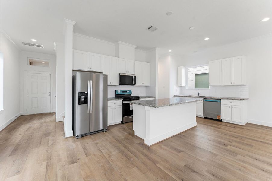 Photos are from another home completed with the same floor plan Photos are from another home completed with the same floor plan