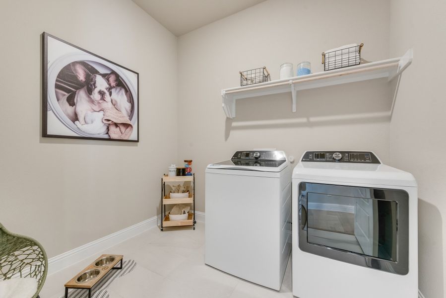 Representative furnished interior of a home built from the Concept 2978 by Landsea Homes in Pecan Acres, Red Oak (Image 19).