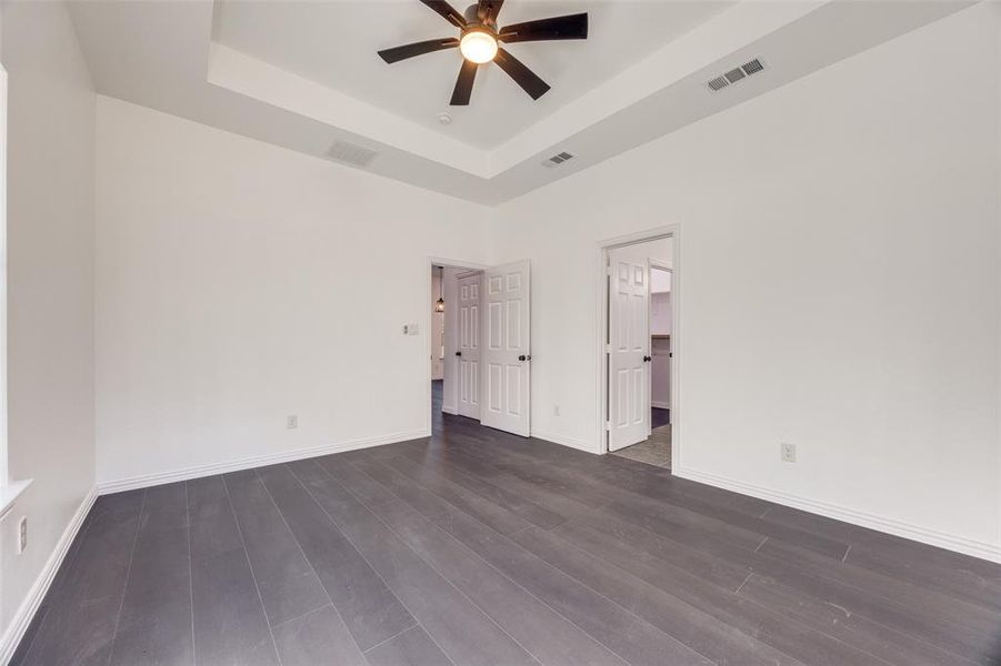 Spacious, unfurnished interior of a new home in , Greenville (Image 23).