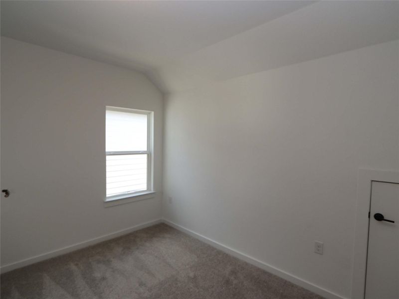 Spacious, unfurnished interior of a new home in Estancia West, Manchaca (Image 28).