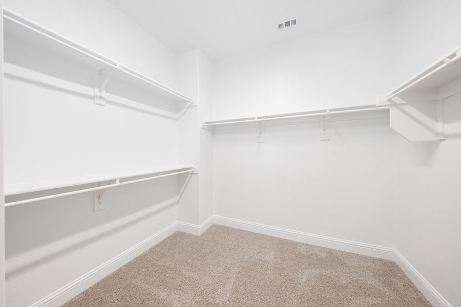 Spacious, unfurnished interior of a new home in Bayside, Rowlett (Image 21).