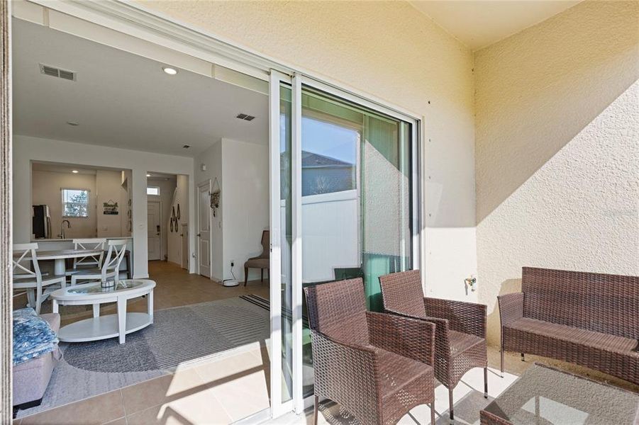 Exterior details and patio area of a home in , Palmetto (Image 4).