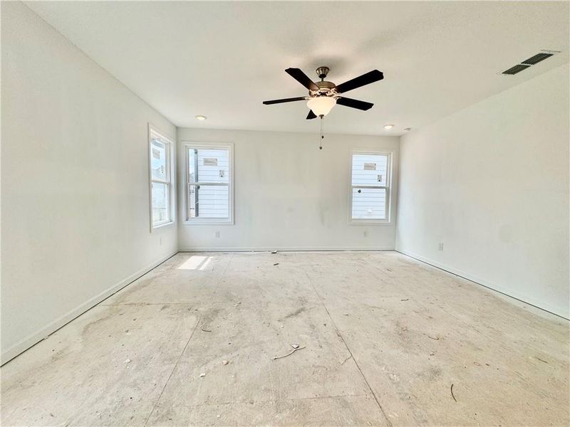 Image 27 of a home in Eastlyn Crossing.