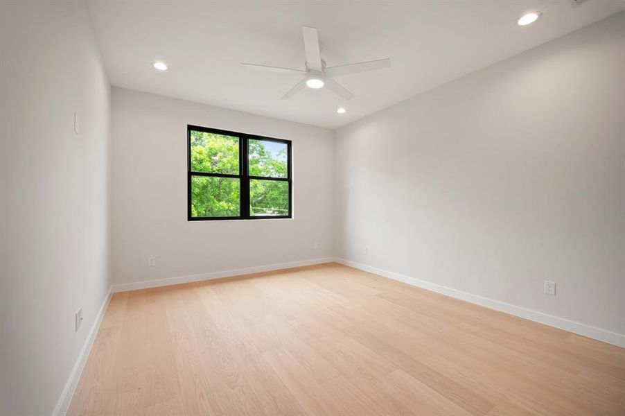 Spacious, unfurnished interior of a new home in , Dallas (Image 26).