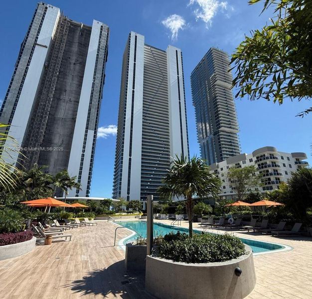 Condo located in Miami, FL showcasing its design and architecture (Image 2).