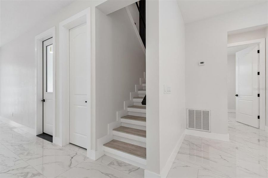 Spacious, unfurnished interior of a new home in , Tampa (Image 73).