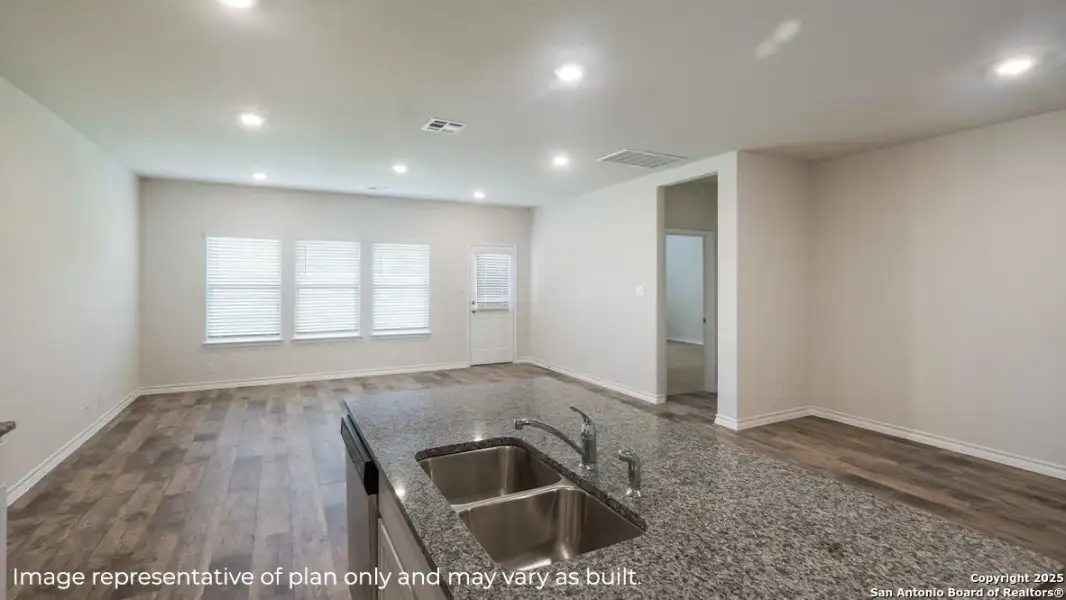 Spacious, unfurnished interior of a new home in Brookstone Creek, San Antonio (Image 16).
