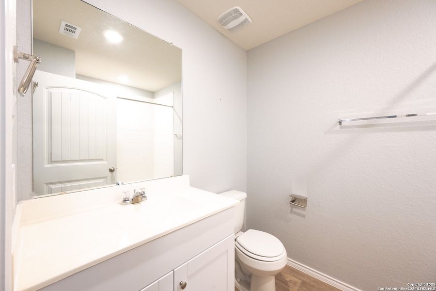 Furnished interior view inside a new home in , Seguin (Image 6).