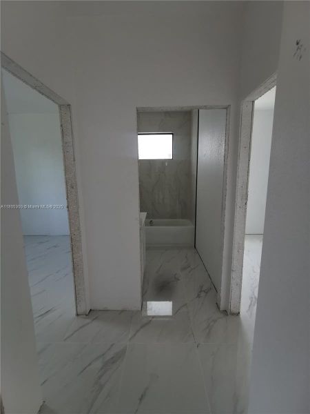 Spacious, unfurnished interior of a new home in , Lehigh Acres (Image 13).