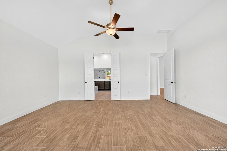 Spacious, unfurnished interior of a new home in Preserve at Annabelle Ranch, San Antonio (Image 24).